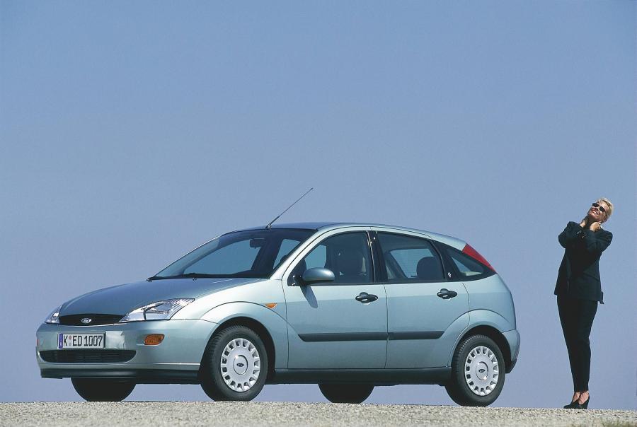  Ford Focus 1999 года  (фото 12 из 130)